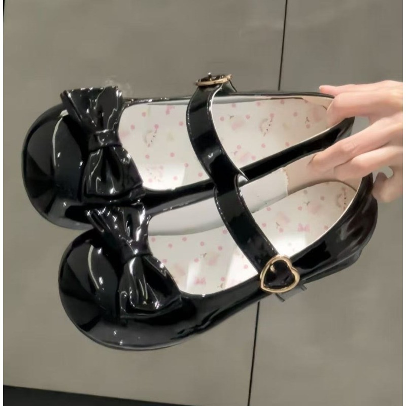 Słodkie, urocze buty Lolita z  – Leather Classic Strap recenzja i cena